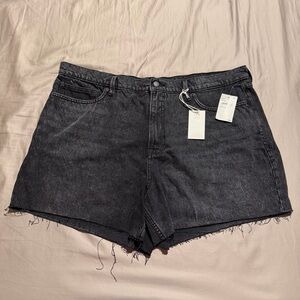 Good American Good Standard Long Short Black Denim Jean Shorts Women’s Plus Size
